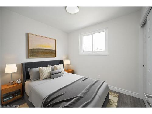 126-20 Glenvale Drive, Hamilton, ON - Indoor Photo Showing Bedroom