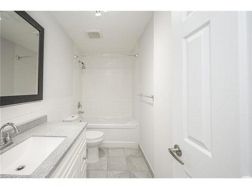 126-20 Glenvale Drive, Hamilton, ON - Indoor Photo Showing Bathroom