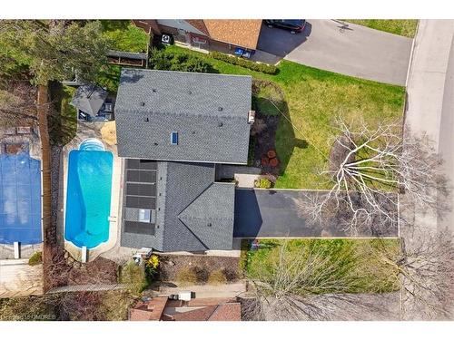 2072 Chippewa Trail, Mississauga, ON - Outdoor With In Ground Pool