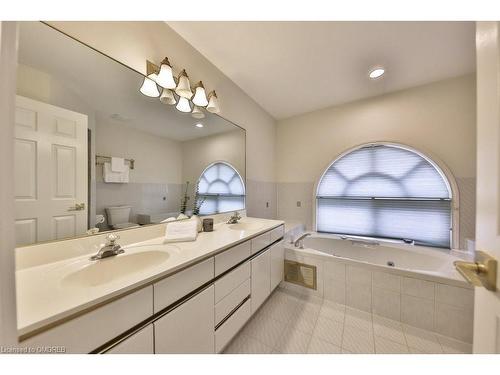 1391 Meadow Green Court, Mississauga, ON - Indoor Photo Showing Bathroom