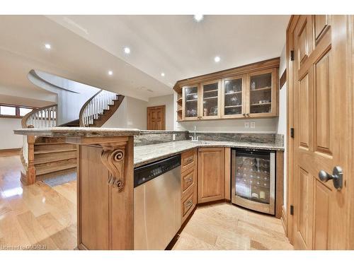 1391 Meadow Green Court, Mississauga, ON - Indoor Photo Showing Kitchen