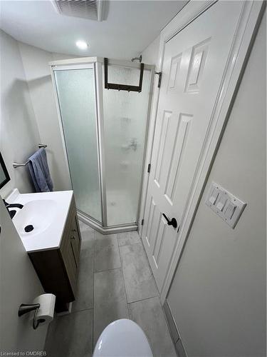 4-133 Stinson Street, Hamilton, ON - Indoor Photo Showing Bathroom