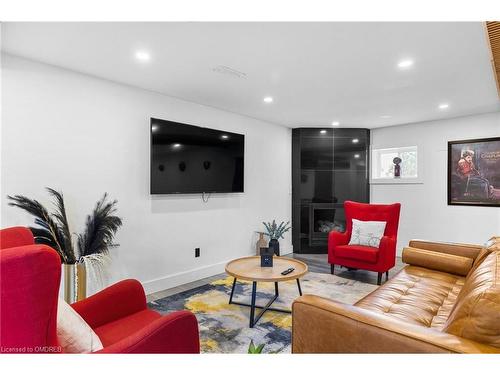 81 Royal Beech Drive, Wasaga Beach, ON - Indoor Photo Showing Living Room