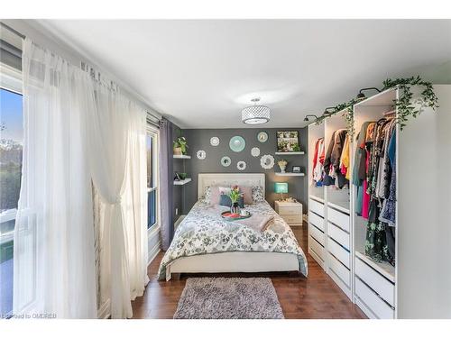2-2248 Upper Middle Road, Burlington, ON - Indoor Photo Showing Bedroom