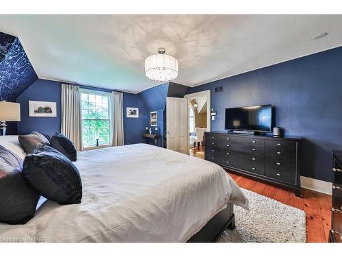 499 Carlisle Road, Campbellville, ON - Indoor Photo Showing Bedroom