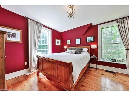499 Carlisle Road, Campbellville, ON - Indoor Photo Showing Bedroom