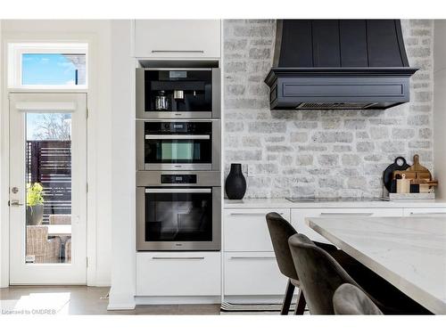 103 Victoria Street, Milton, ON - Indoor Photo Showing Kitchen