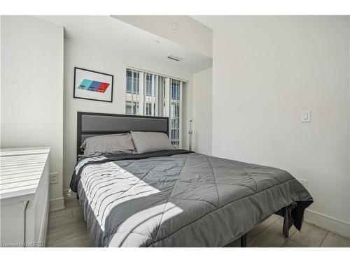 803-525 Adelaide Street W, Toronto, ON - Indoor Photo Showing Bedroom