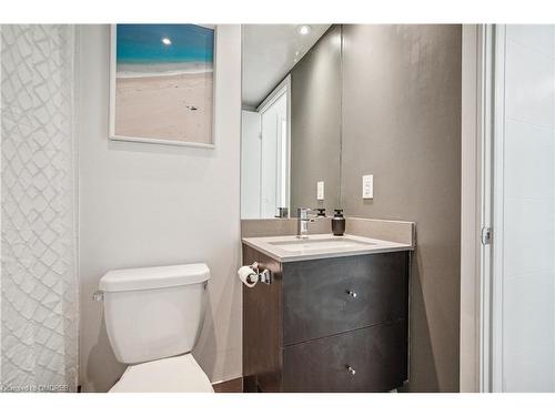 803-525 Adelaide Street W, Toronto, ON - Indoor Photo Showing Bathroom