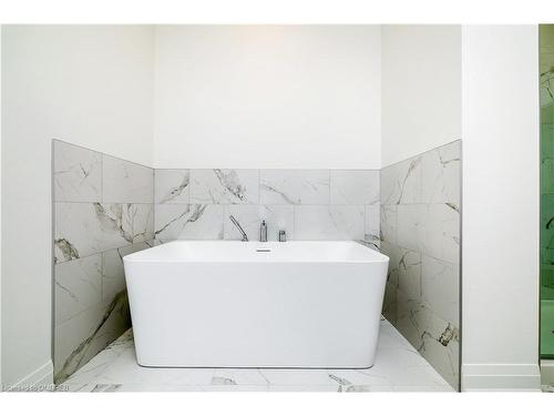 1007-71 Wyndham Street S, Guelph, ON - Indoor Photo Showing Bathroom