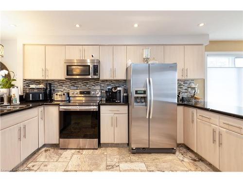 493 Dewitt Road, Stoney Creek, ON - Indoor Photo Showing Kitchen With Upgraded Kitchen