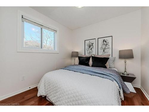 177 Martindale Avenue, Oakville, ON - Indoor Photo Showing Bedroom