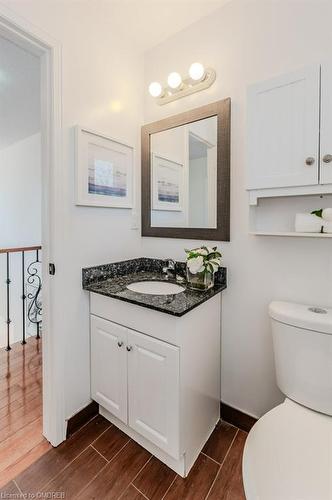 177 Martindale Avenue, Oakville, ON - Indoor Photo Showing Bathroom