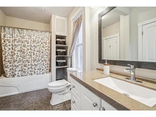 95 Scott Street, Kitchener, ON - Indoor Photo Showing Bathroom