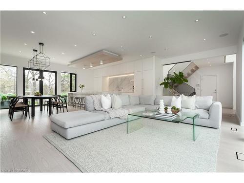 5008 Spruce Avenue, Burlington, ON - Indoor Photo Showing Living Room