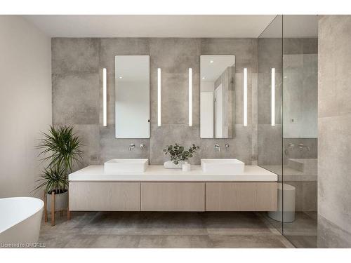 5008 Spruce Avenue, Burlington, ON - Indoor Photo Showing Bathroom