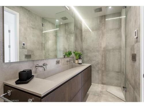 5008 Spruce Avenue, Burlington, ON - Indoor Photo Showing Bathroom