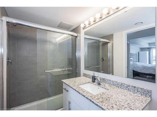 301-25 Kay Crescent, Guelph, ON - Indoor Photo Showing Bathroom