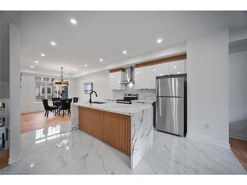 16 Calloway Drive, Whitby, ON - Indoor Photo Showing Kitchen