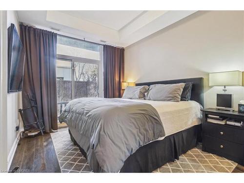 108-3500 Lakeshore Road W, Oakville, ON - Indoor Photo Showing Bedroom
