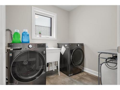 3822 Simpson Lane, Fort Erie, ON - Indoor Photo Showing Laundry Room