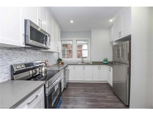 1663 Main Street E, Hamilton, ON - Indoor Photo Showing Kitchen With Upgraded Kitchen