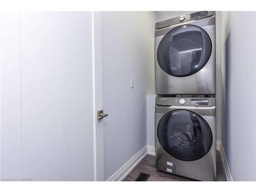 1663 Main Street E, Hamilton, ON - Indoor Photo Showing Laundry Room