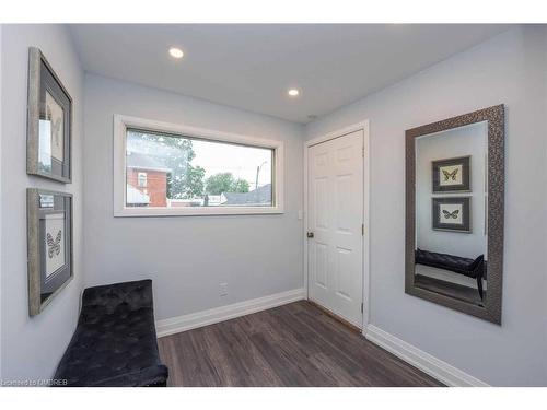 1663 Main Street E, Hamilton, ON - Indoor Photo Showing Other Room