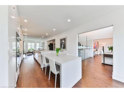 1036 Masters Green, Oakville, ON - Indoor Photo Showing Dining Room