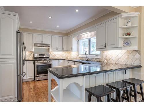 1210 Beechgrove Crescent, Oakville, ON - Indoor Photo Showing Kitchen With Upgraded Kitchen