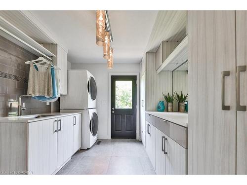 18 Karendale Crescent, Flamborough, ON - Indoor Photo Showing Laundry Room