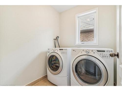 3331 Ruth Fertel Drive, Mississauga, ON - Indoor Photo Showing Laundry Room