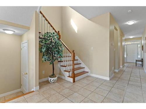 2468 Sutton Drive, Burlington, ON - Indoor Photo Showing Other Room
