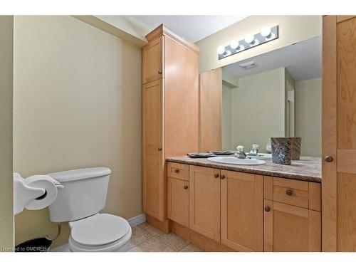 2468 Sutton Drive, Burlington, ON - Indoor Photo Showing Bathroom