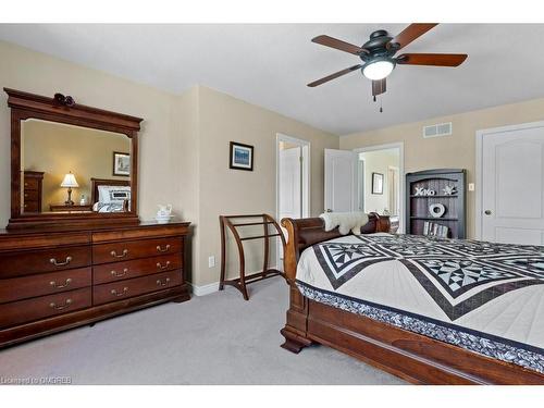 2468 Sutton Drive, Burlington, ON - Indoor Photo Showing Bedroom