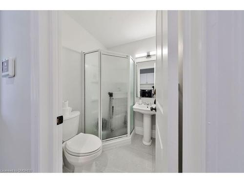 1247 Cumnock Crescent, Oakville, ON - Indoor Photo Showing Bathroom