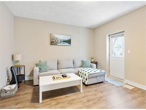 40 Niagara Street, Brantford, ON - Indoor Photo Showing Living Room
