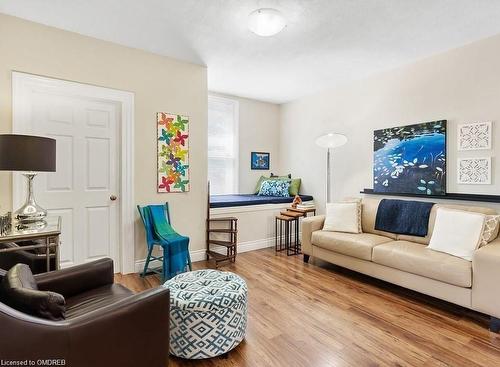 40 Niagara Street, Brantford, ON - Indoor Photo Showing Living Room
