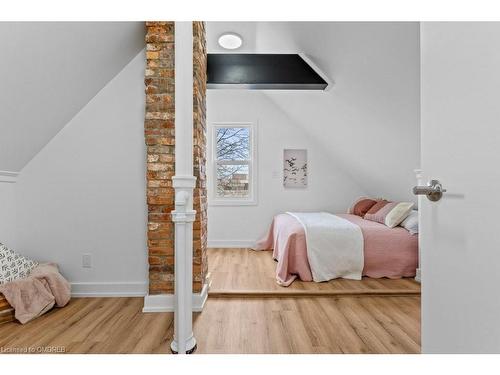 131 Duncan Street, Welland, ON - Indoor Photo Showing Bedroom