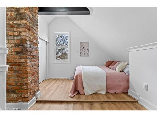 131 Duncan Street, Welland, ON - Indoor Photo Showing Bedroom