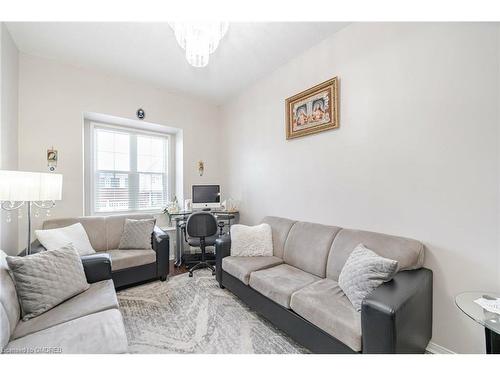 51 Yeaman Drive, Cambridge, ON - Indoor Photo Showing Living Room