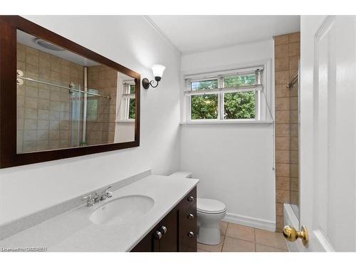 600 Weynway Court, Oakville, ON - Indoor Photo Showing Bathroom