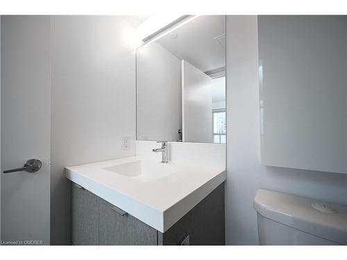808-365 Church Street, Toronto, ON - Indoor Photo Showing Bathroom