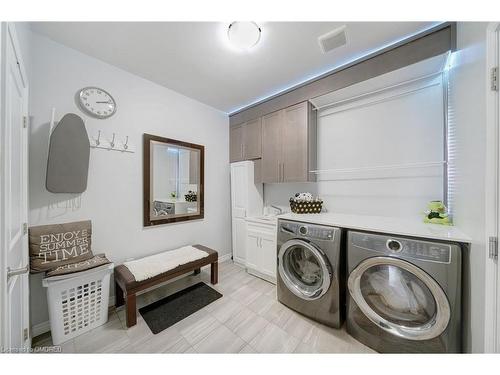 5115 Rose Avenue, Beamsville, ON - Indoor Photo Showing Laundry Room