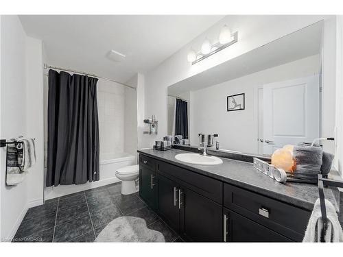 5115 Rose Avenue, Beamsville, ON - Indoor Photo Showing Bathroom