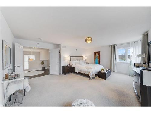 5115 Rose Avenue, Beamsville, ON - Indoor Photo Showing Bedroom