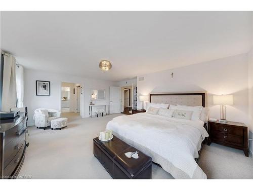 5115 Rose Avenue, Beamsville, ON - Indoor Photo Showing Bedroom