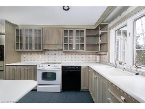 530 Carson Lane, Oakville, ON - Indoor Photo Showing Kitchen