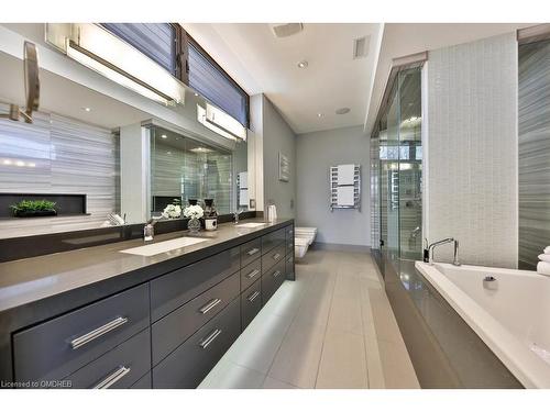 259 Burgundy Drive, Oakville, ON - Indoor Photo Showing Bathroom