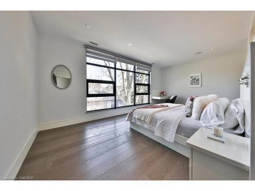 259 Burgundy Drive, Oakville, ON - Indoor Photo Showing Bedroom